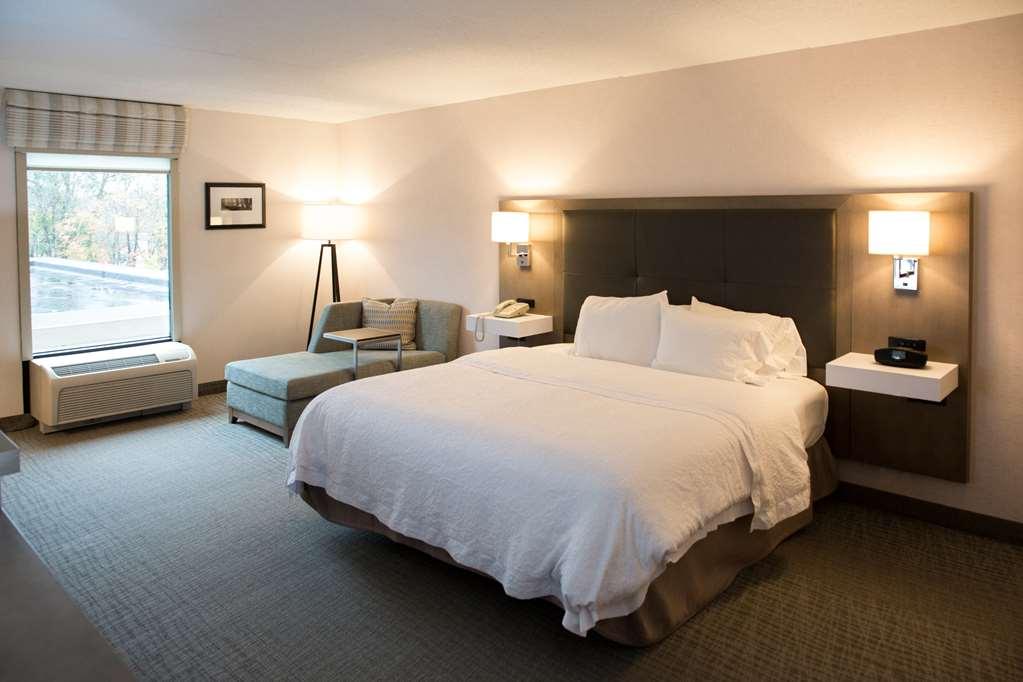Hampton Inn Raynham-Taunton Номер фото