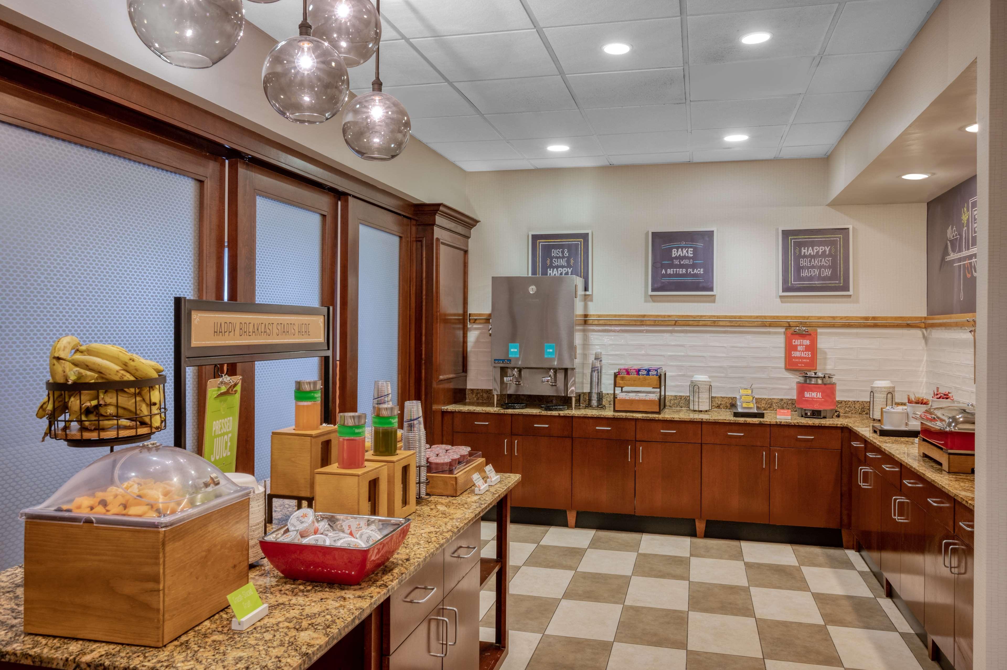 Hampton Inn Raynham-Taunton Экстерьер фото