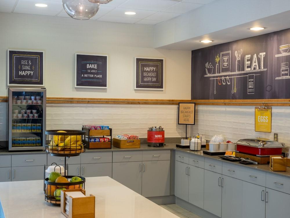Hampton Inn Raynham-Taunton Экстерьер фото