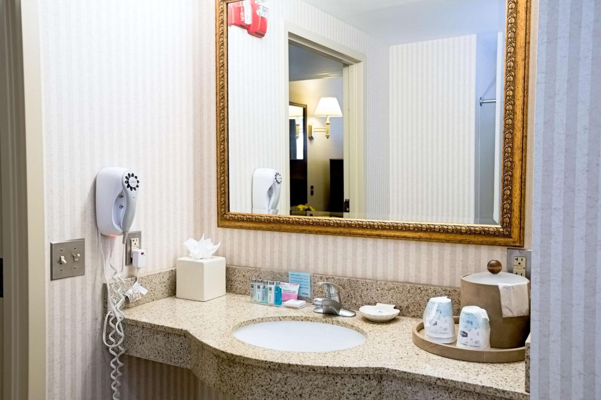 Hampton Inn Raynham-Taunton Экстерьер фото