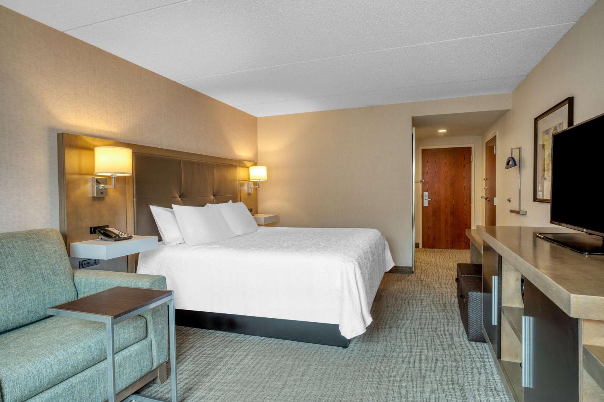 Hampton Inn Raynham-Taunton Экстерьер фото