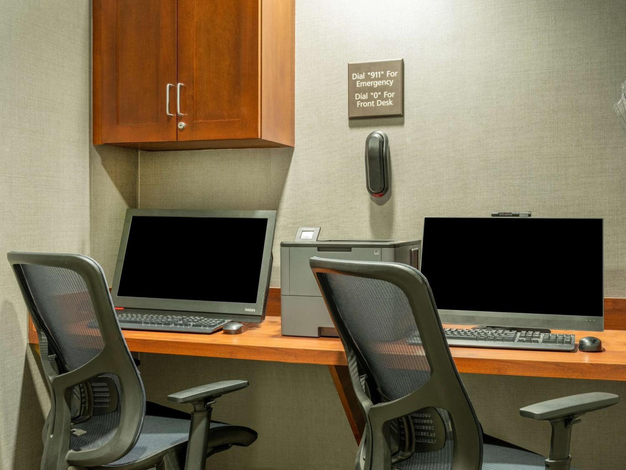 Hampton Inn Raynham-Taunton Экстерьер фото