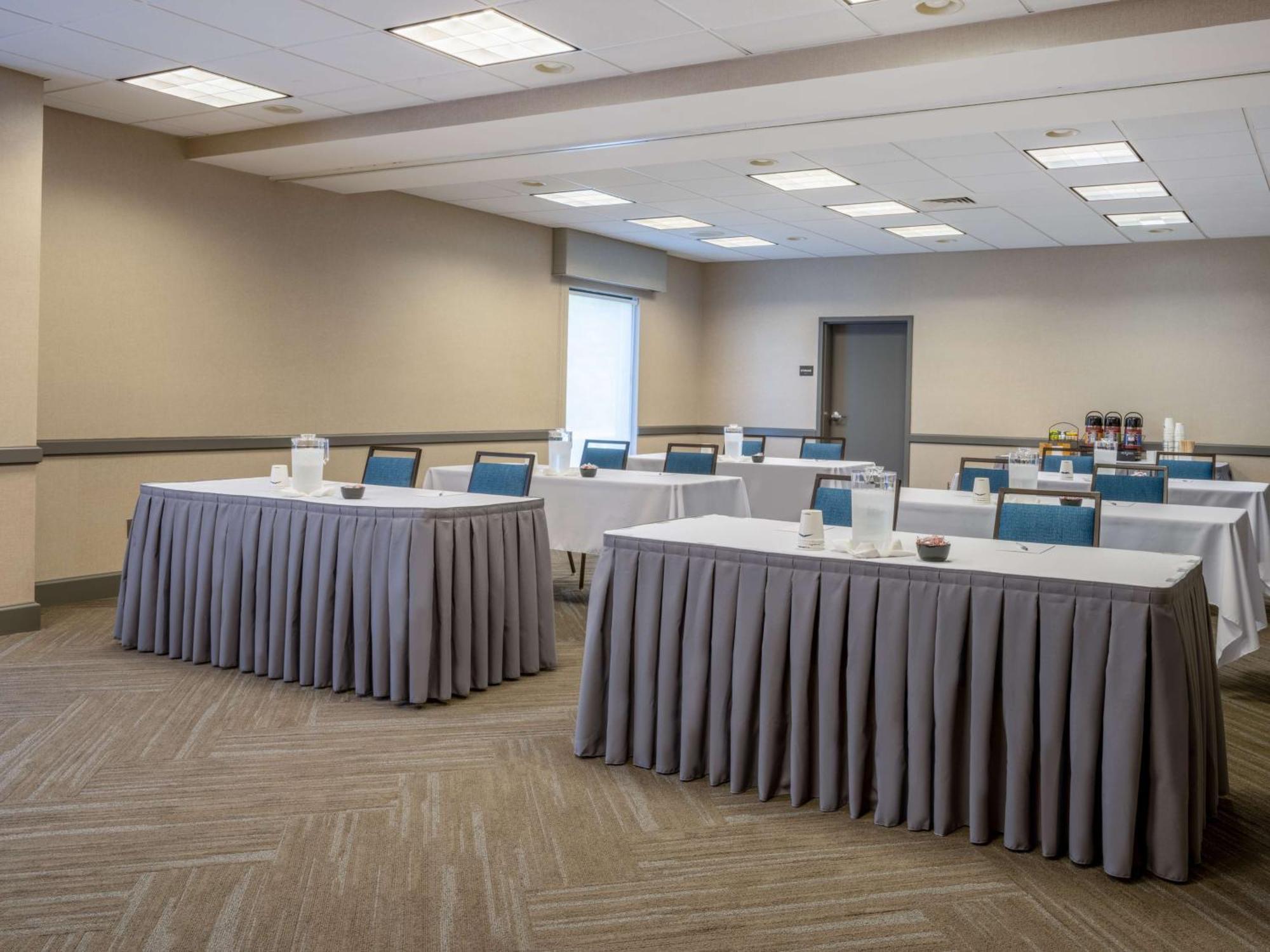 Hampton Inn Raynham-Taunton Экстерьер фото