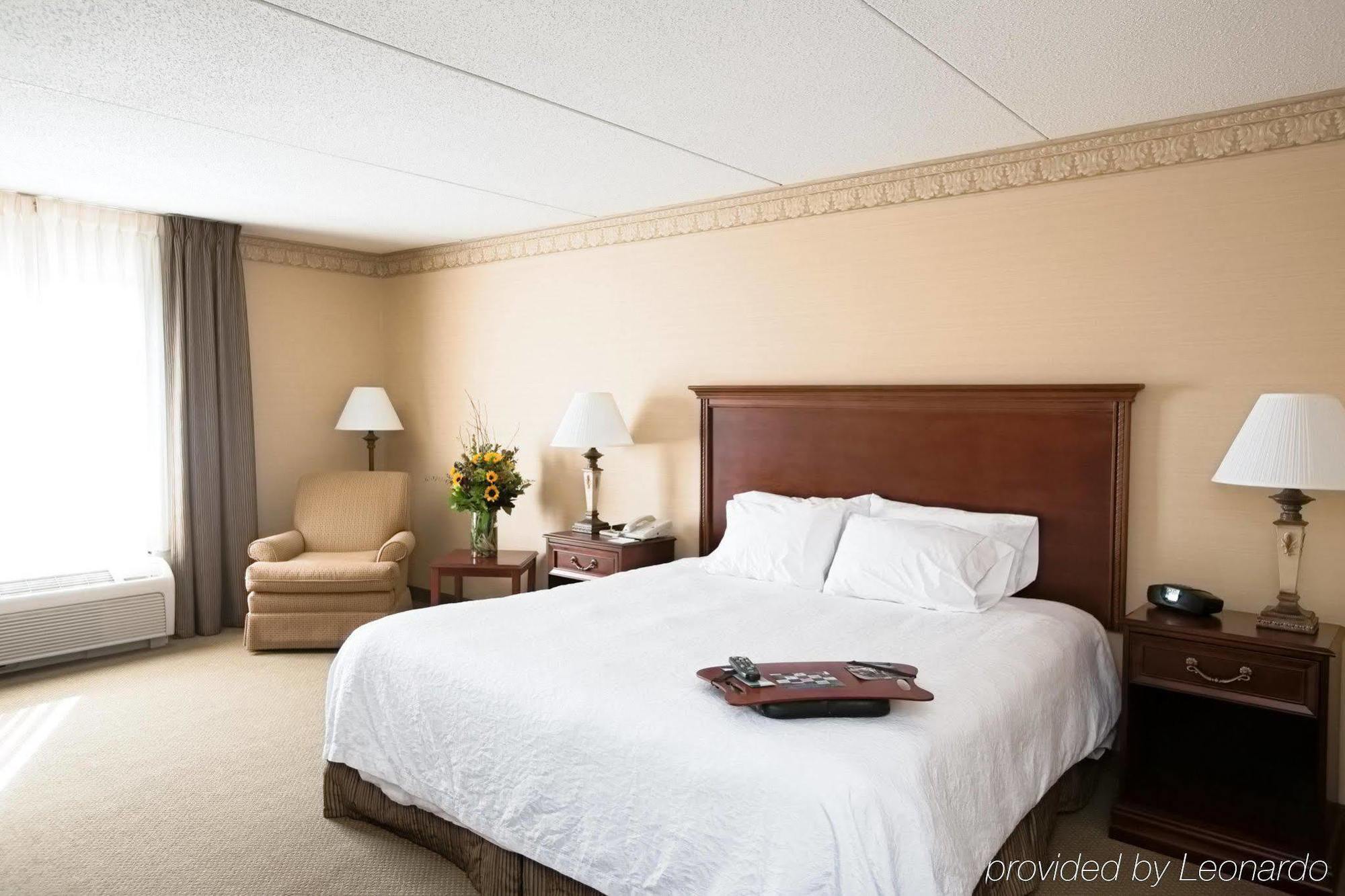 Hampton Inn Raynham-Taunton Экстерьер фото