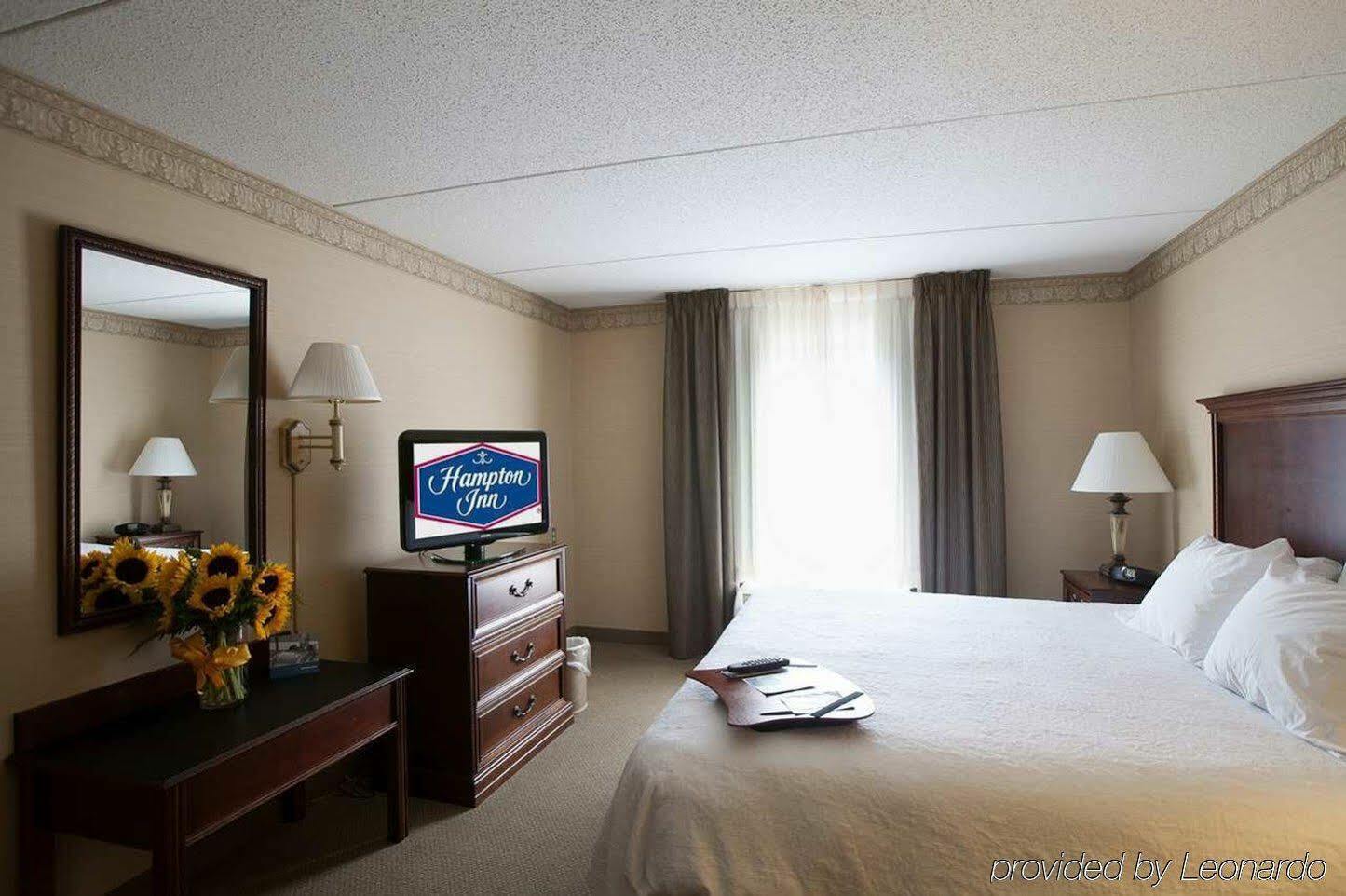 Hampton Inn Raynham-Taunton Экстерьер фото
